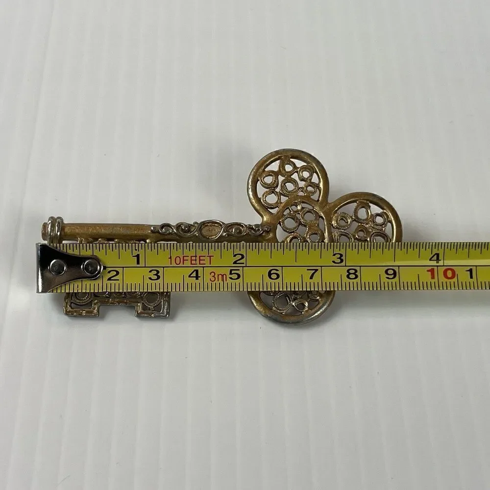 VINTAGE Skeleton Gold Key Brooch / Pin Gold-tone Victorian Style